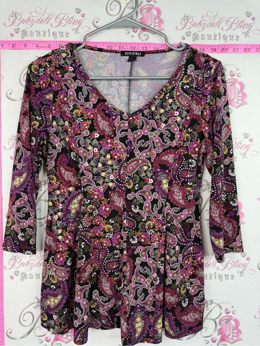 Roz & Ali blouse top Purple Paisley V-Neck Blouse